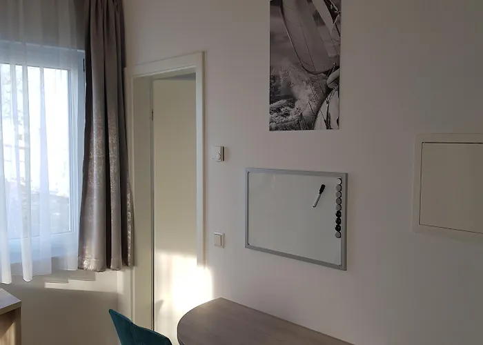 Hotel Boardinghouse Am Borkumkai Emden