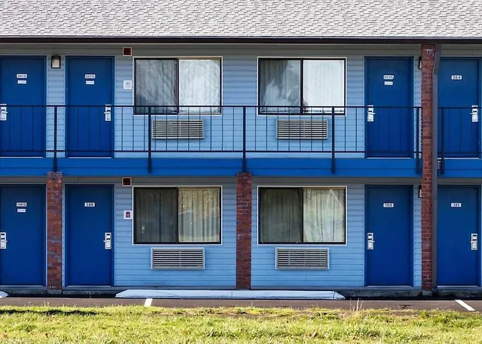 Super 8 By Wyndham Vancouver East