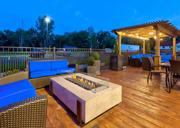 Holiday Inn Express & Suites - Milan - Sandusky Area By Ihg
