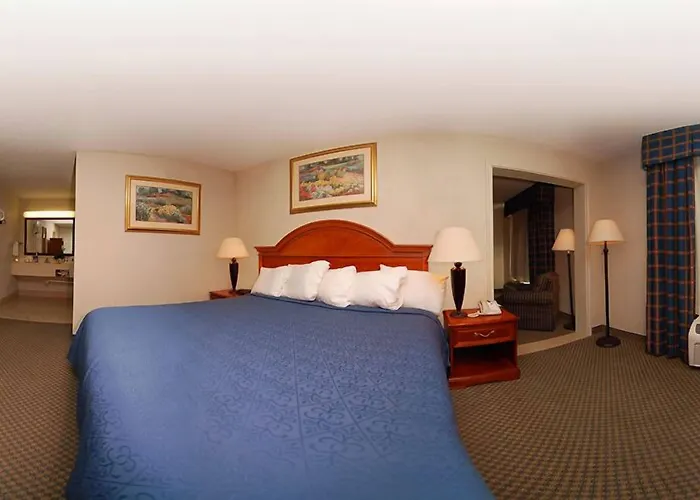 Texas Inn & Suites Denton
