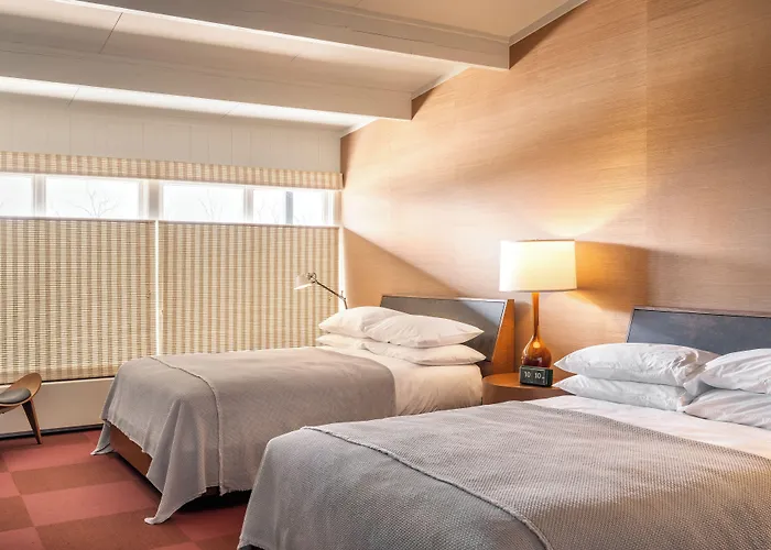 Harbor Springs Hotels