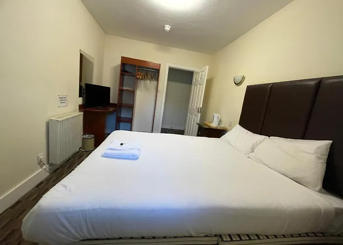 Dumbarton Hotels