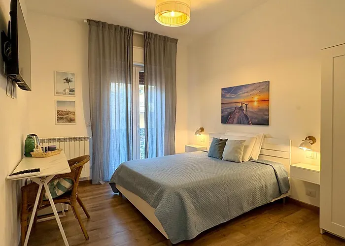 Favola Guesthouse Affittacamere Nettuno