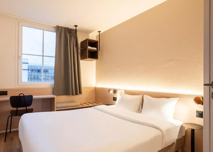 Kyriad Eco - Suresnes - La Defense