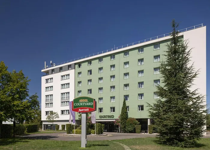 Courtyard By Marriott Toulouse Airport Hotel