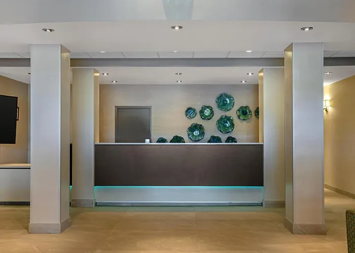 Best Western Plus Dartmouth Hotel & Suites
