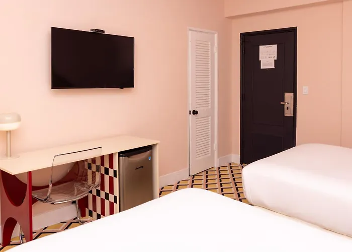 Crest Hotel Suites Miami Beach