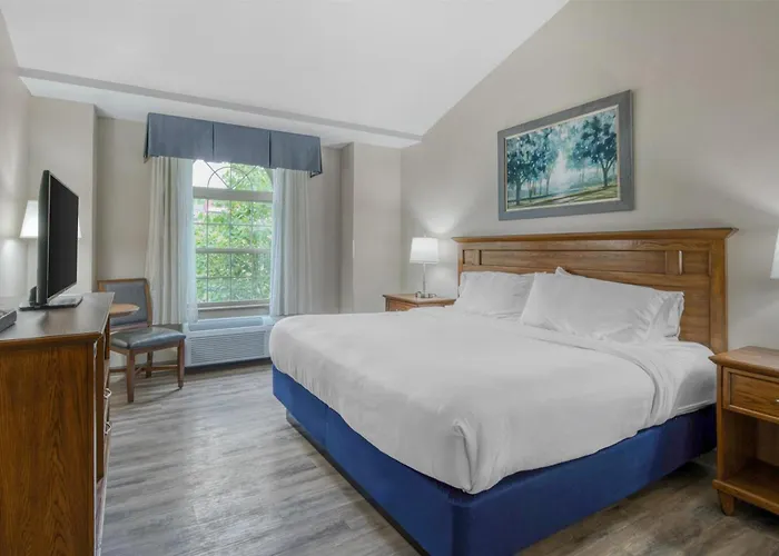 Elizabethtown Hotels