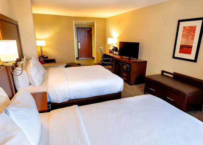 Luxury Hotels in Goodyear