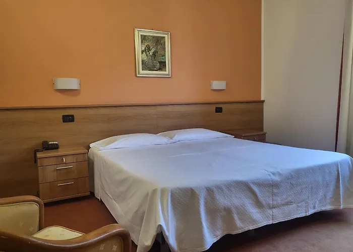 Hotel Lux Alessandria