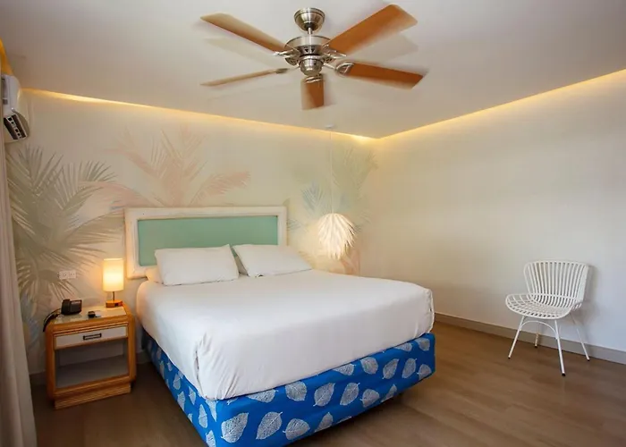 Hotel Cocoplum Beach