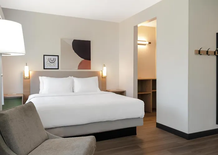 Spark By Hilton Wilmington