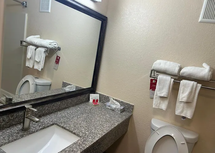 Econo Lodge Topeka At Wanamaker