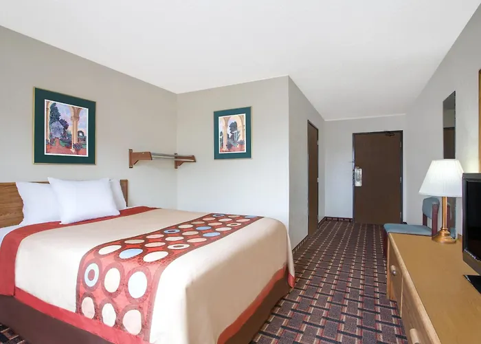 Super 8 By Wyndham Douglas
