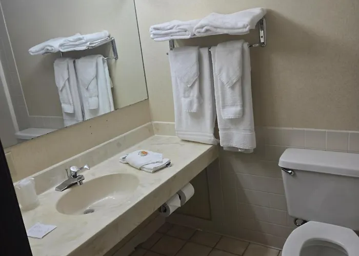 Barkers Island Inn Resort & Conference Center Superior