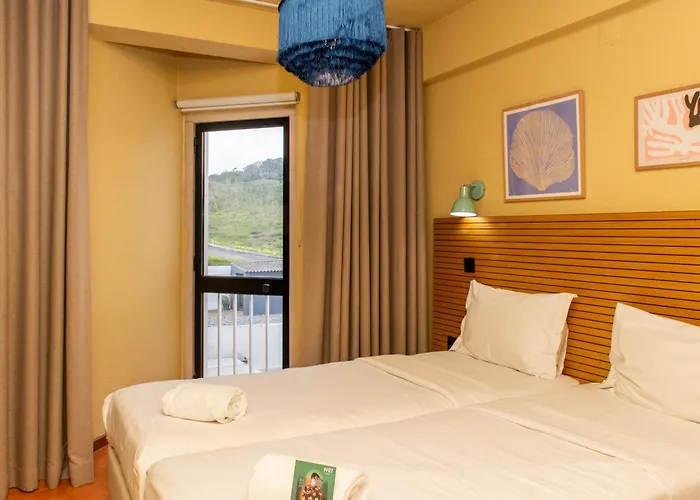Hotels in Azenhas do Mar