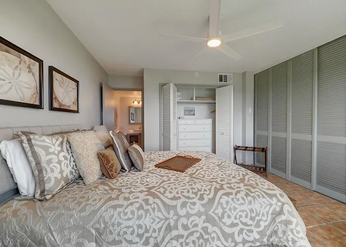 Island House Beachfront Condo Hotel Corpus Christi