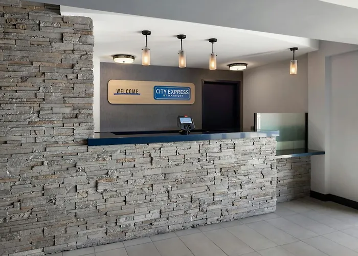 City Express By Marriott Manhattan Beach