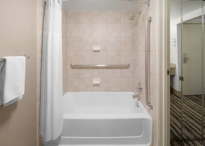 Topeka Hotels