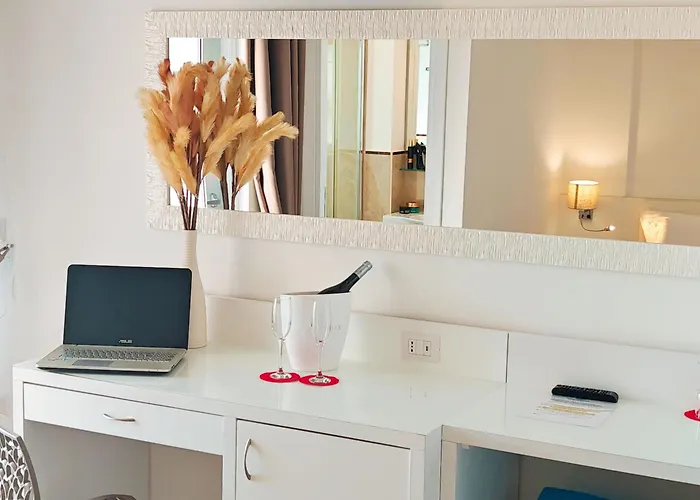 Resort Rocca di Vadaro - Beachfront Suites, Rooms&Apartments Capo Vaticano