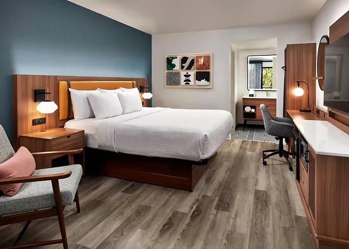 La Quinta By Wyndham Thousand Oaks-Newbury Park