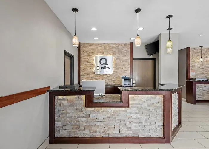 Quality Inn & Suites Des Moines Airport