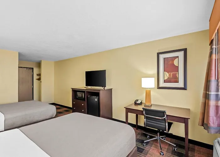 Quality Inn & Suites Des Moines Airport