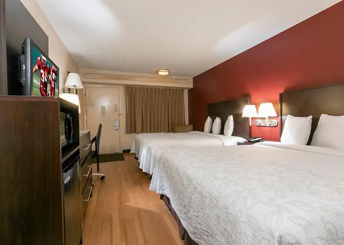 Red Roof Inn Plus+ St. Louis - Forest Park / Hampton Ave.