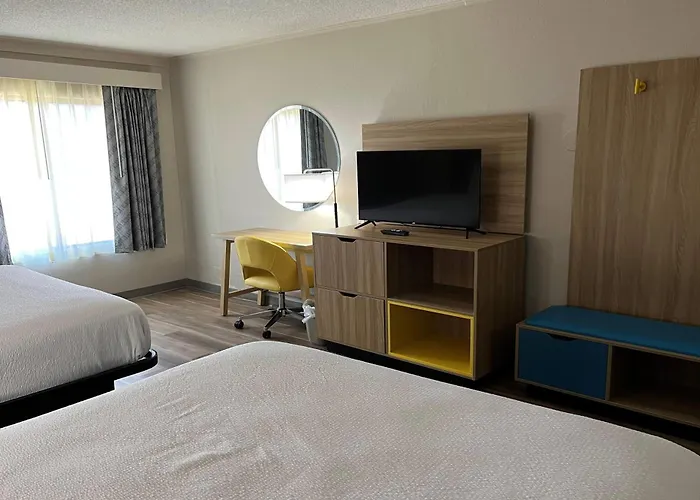 Days Inn By Wyndham Norman