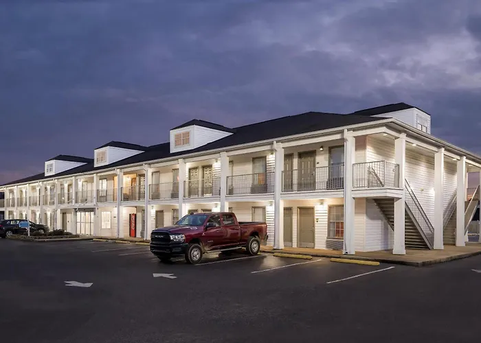 Baymont By Wyndham Tuscaloosa Motel