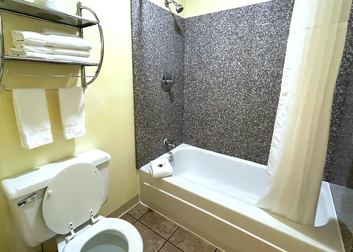 Piketon Hotels