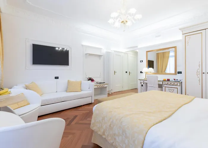 Hotel Croce Bianca