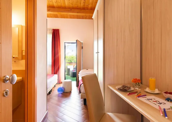 Simon Hotel