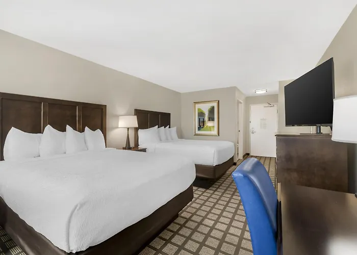 Best Western North Bryant Inn