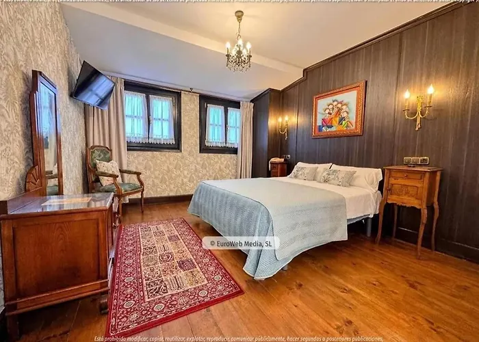 Hotel Palacio Carlos I Villaviciosa 