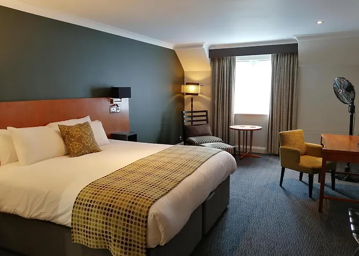 Chippenham (Wiltshire) City Center Hotels