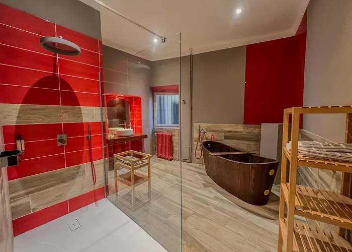 Caunes-Minervois Hotels