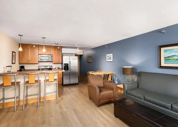 East Bay Suites Grand Marais