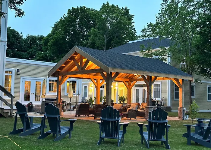 Wolfville Hotels