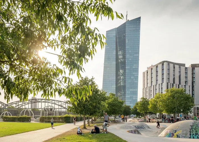 Hotel Moxy Frankfurt East Frankfurt am Main