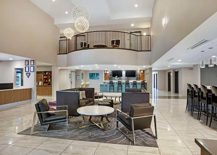 Coalinga Hotels
