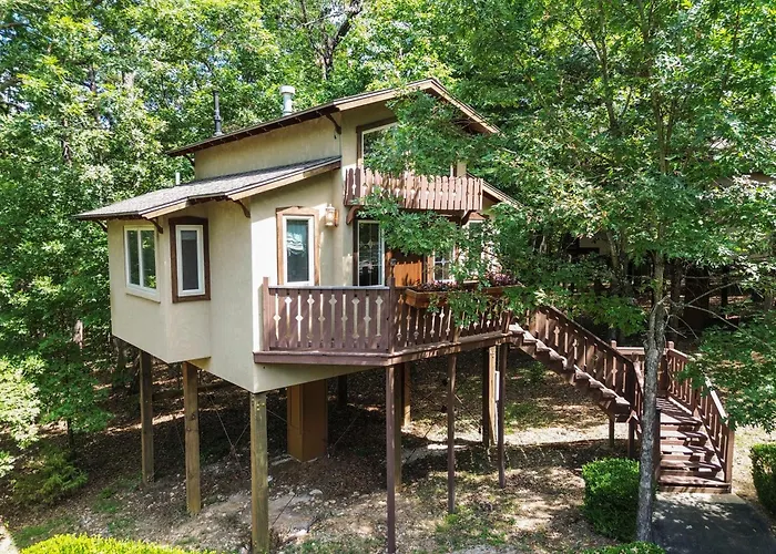 The Grand Treehouse Resort Eureka Springs