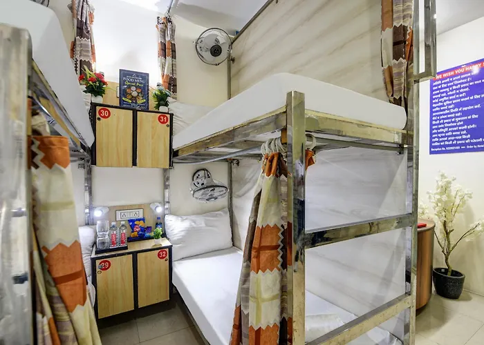 Hotel New Frontier, City Centre - Walk In Chandni Chowk & Old Delhi Station