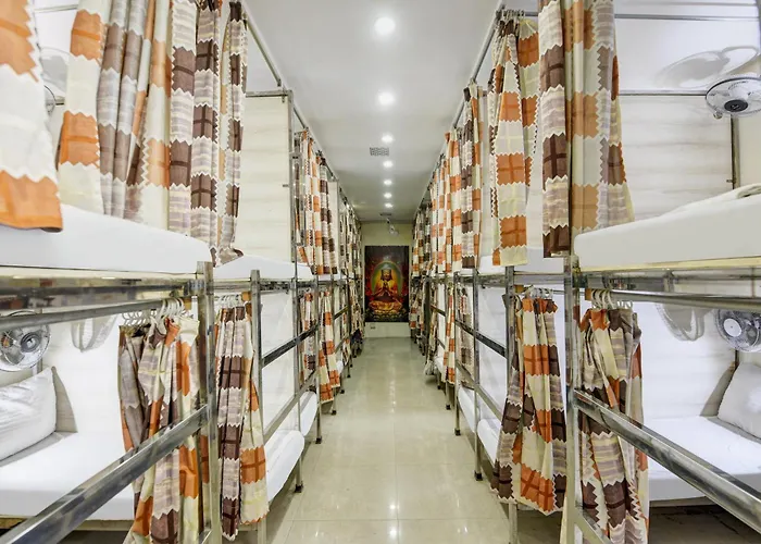 Hotel New Frontier, City Centre - Walk In Chandni Chowk & Old Delhi Station