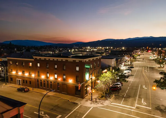 Cranbrook Hotels