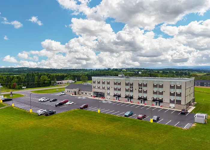 Amsterdam Inn & Suites, An Ascend Collection Hotel