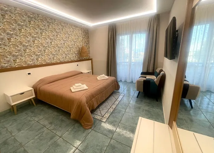 Hotel Lo Smeraldo - Oasi degli Olivi Ventotene