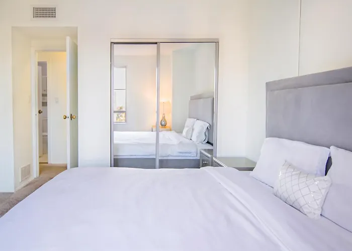 Luxury 2 Bedroom 2 Bathroom Residence Great View Los Angeles