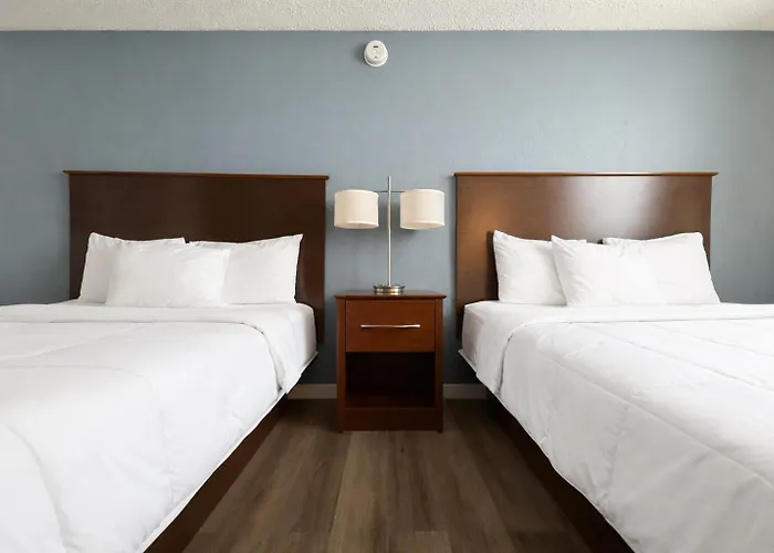 Hotel 8 Fergus Falls