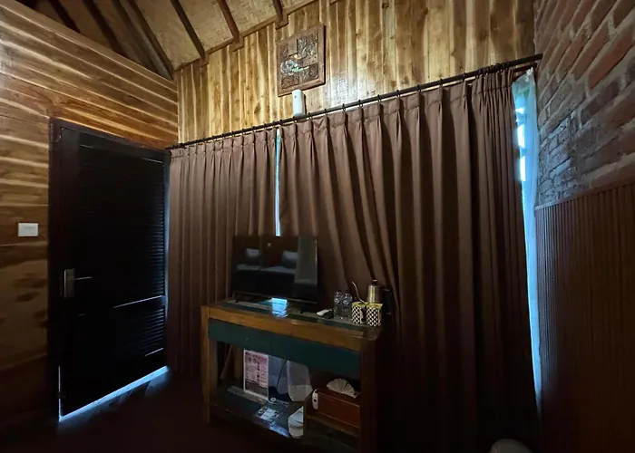 Hotels in Singaraja